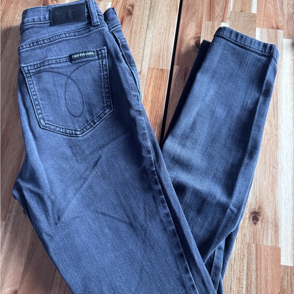 Calvin Klein women’s black fade Wash High Rise Leggings size 26